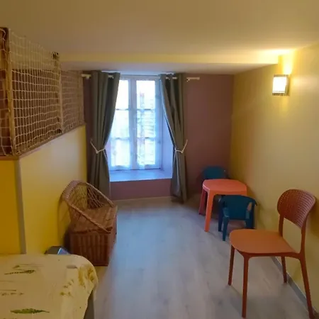 Fleurs De Printemps - Jonquille Chic לינה וארוחת בוקר *